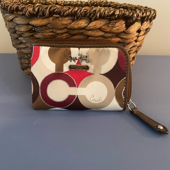 🌈Coach Horse & Carriage small card / coin case🌈 - Picture 1 of 3